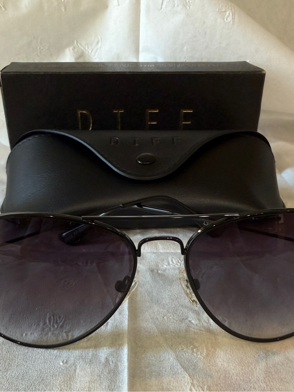 DIFF Eyewear Cruz Black Aviator Sunglasses with Case & Box